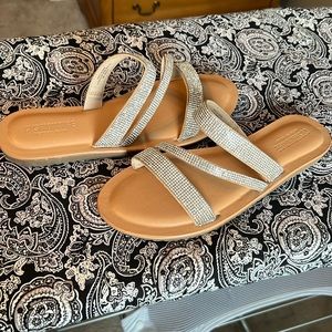 CUSHIONAIRE Women's Vienna Rhinestone slide sandal +Memory Foam.